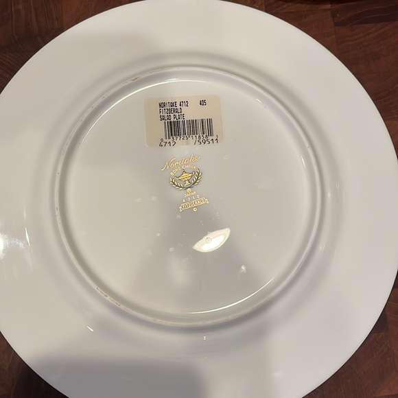 3 Noritake Fitzgerald NWT salad plates. Bone china. 8 1/2”. green, gold, cream - Picture 2 of 4
